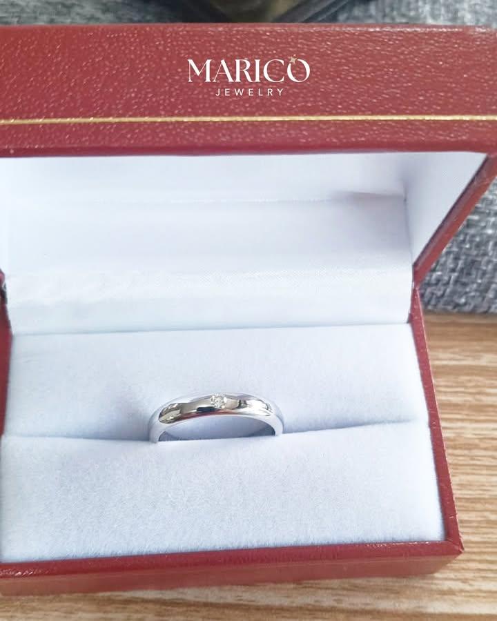 Customer: “Pwede silver ring?”